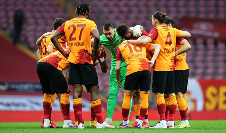 Galatasaray 2 yıllık sözleşme uzatıyor